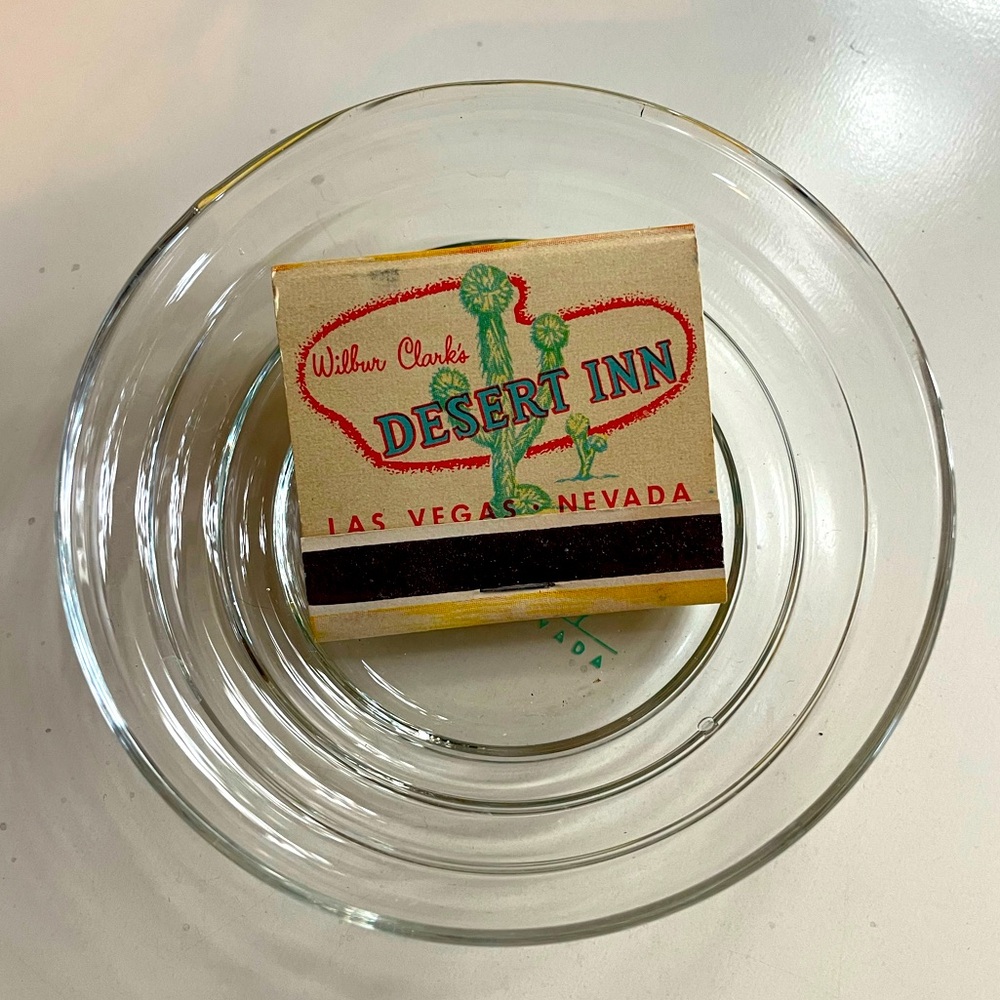 Wilbur Clark's Desert Inn Las Vegas, Nevada Souvenir Matchbook Ashtray Set